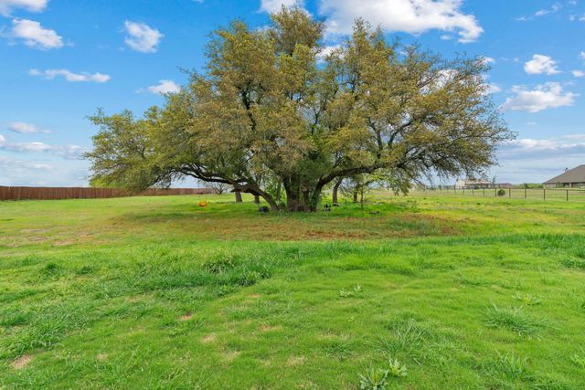 105 N Ridge Court, Weatherford, TX 76088