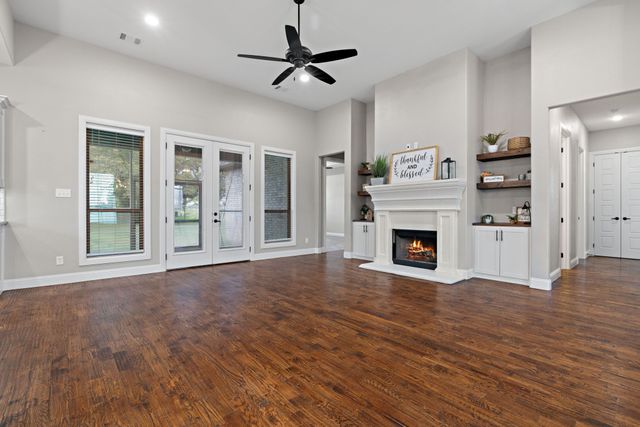 105 N Ridge Court, Weatherford, TX 76088