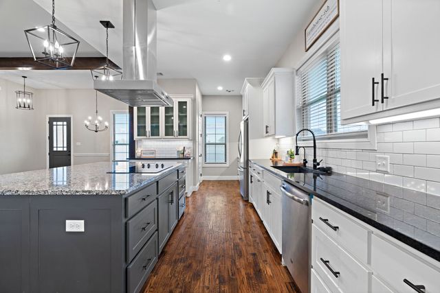 105 N Ridge Court, Weatherford, TX 76088