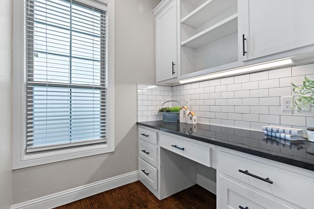 105 N Ridge Court, Weatherford, TX 76088