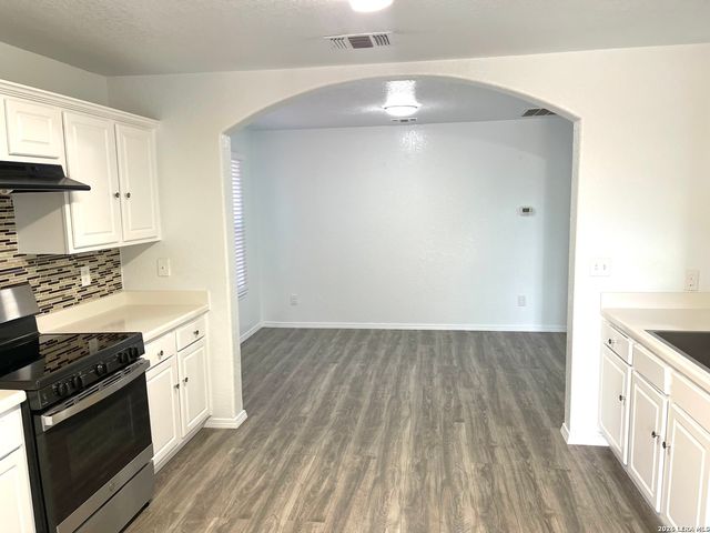 8854 FENWOOD ST, San Antonio, TX 78250