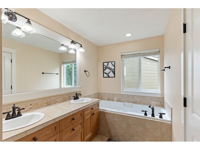 13838 Sw ANNA Ct, Portland, OR 97223