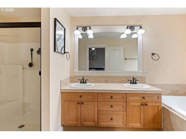 13838 Sw ANNA Ct, Portland, OR 97223