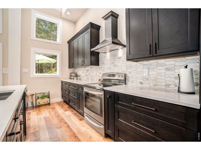 148 Big Pine Ln, Drake, CO 80515