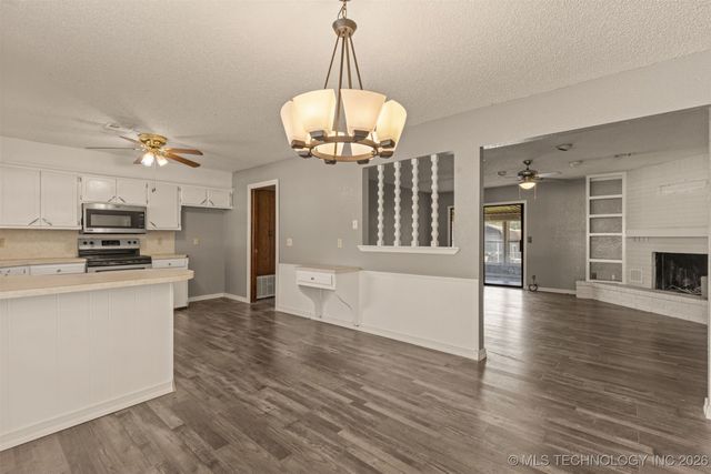 405 Mockingbird Lane, Wagoner, OK 74467