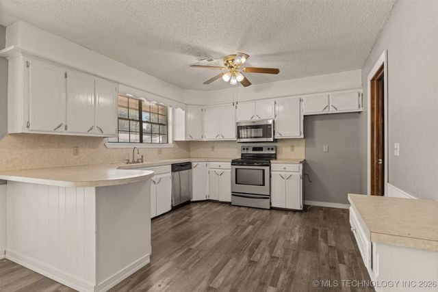 405 Mockingbird Lane, Wagoner, OK 74467