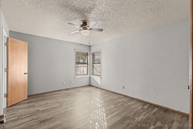 405 Mockingbird Lane, Wagoner, OK 74467