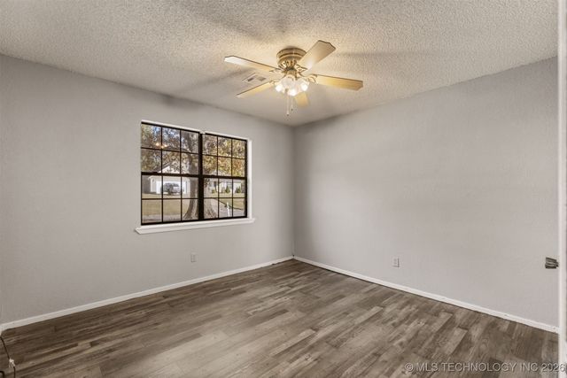 405 Mockingbird Lane, Wagoner, OK 74467