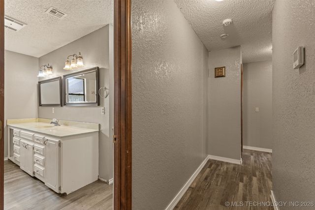 405 Mockingbird Lane, Wagoner, OK 74467