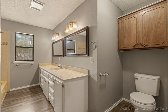 405 Mockingbird Lane, Wagoner, OK 74467