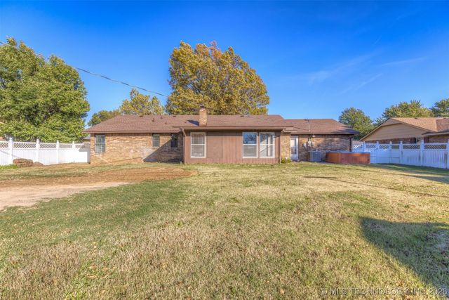 405 Mockingbird Lane, Wagoner, OK 74467