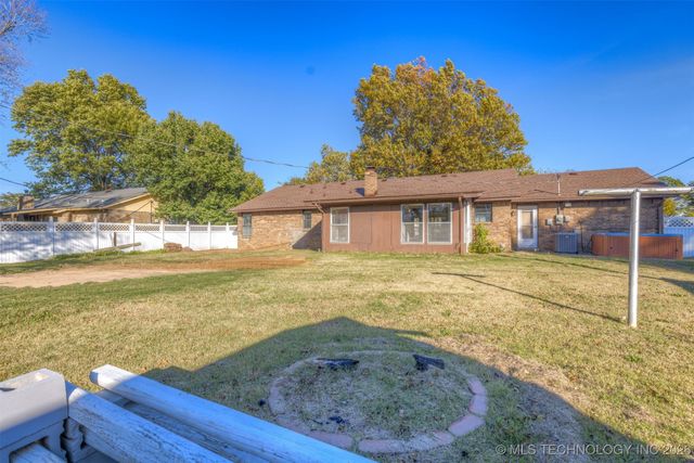 405 Mockingbird Lane, Wagoner, OK 74467