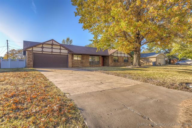 405 Mockingbird Lane, Wagoner, OK 74467