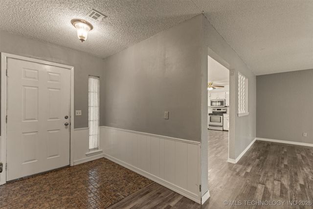 405 Mockingbird Lane, Wagoner, OK 74467