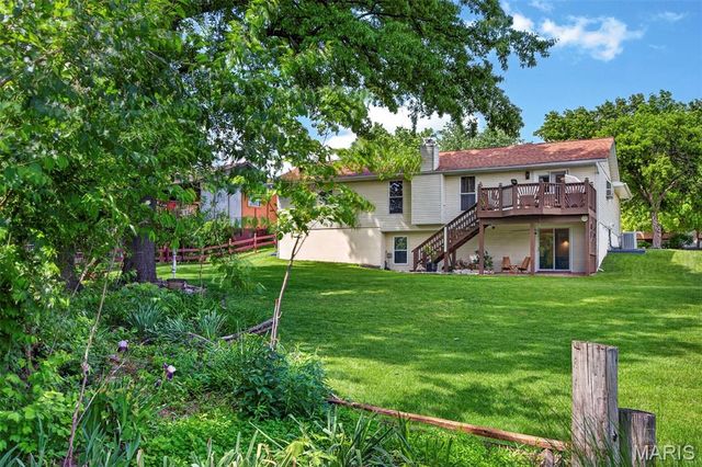 4211 Elkhart Lake Road, St Charles, MO 63304