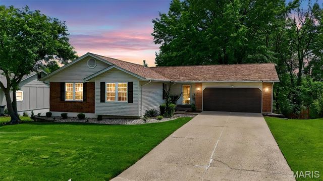 4211 Elkhart Lake Road, St Charles, MO 63304