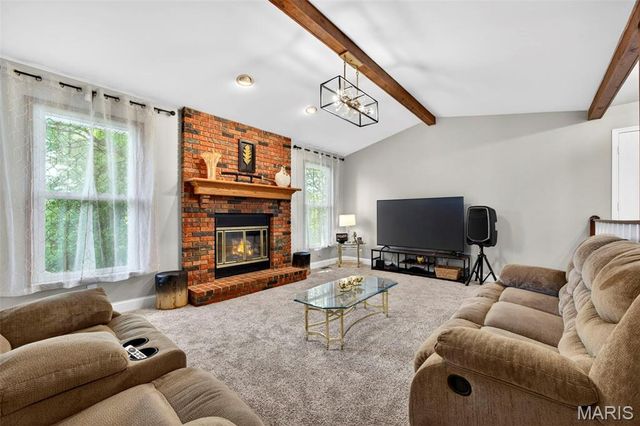 4211 Elkhart Lake Road, St Charles, MO 63304