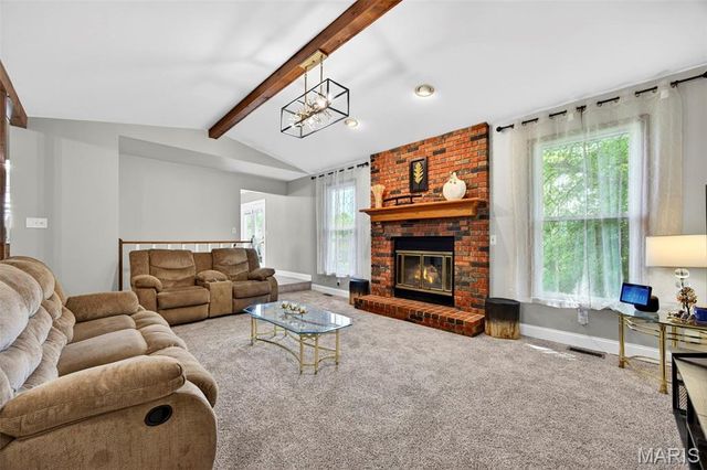 4211 Elkhart Lake Road, St Charles, MO 63304