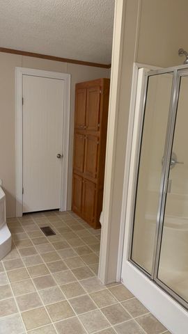 6854 E Laurel Road, London, KY 40741