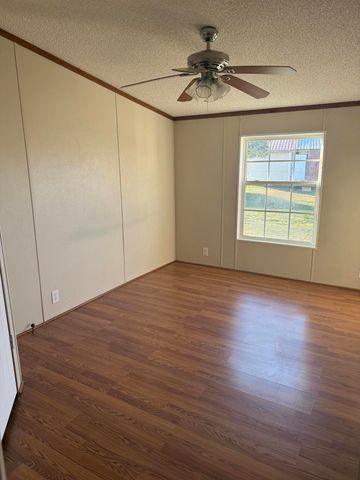 6854 E Laurel Road, London, KY 40741