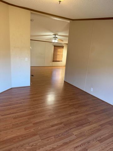 6854 E Laurel Road, London, KY 40741