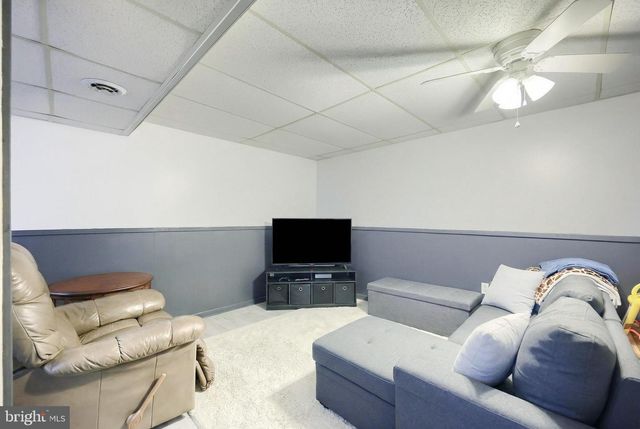 484 S COLUMBUS AVE, Littlestown, PA 17340