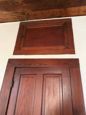 705 Gresham ST, Smithville, TX 78957