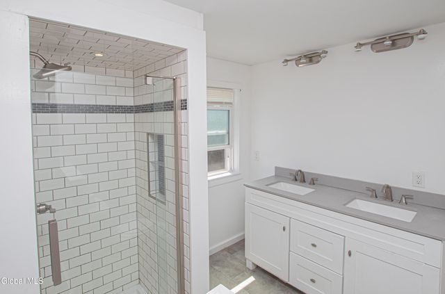 18 Newman Street, Gloversville, NY 12078