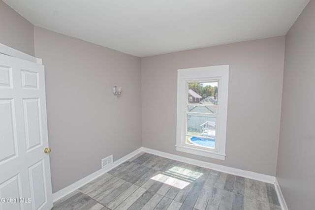 18 Newman Street, Gloversville, NY 12078