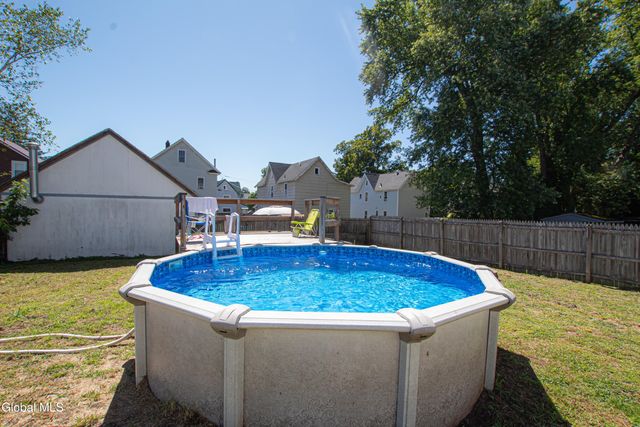 18 Newman Street, Gloversville, NY 12078