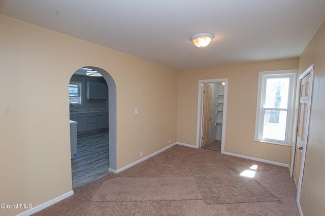 18 Newman Street, Gloversville, NY 12078