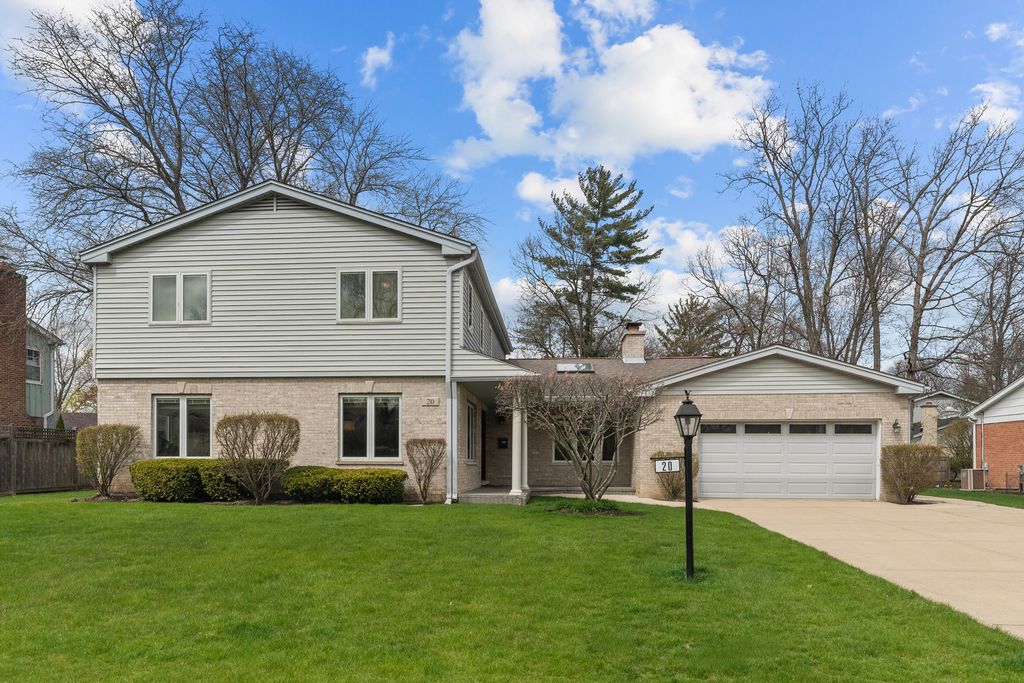 20 Colony Lane, Deerfield, IL 60015