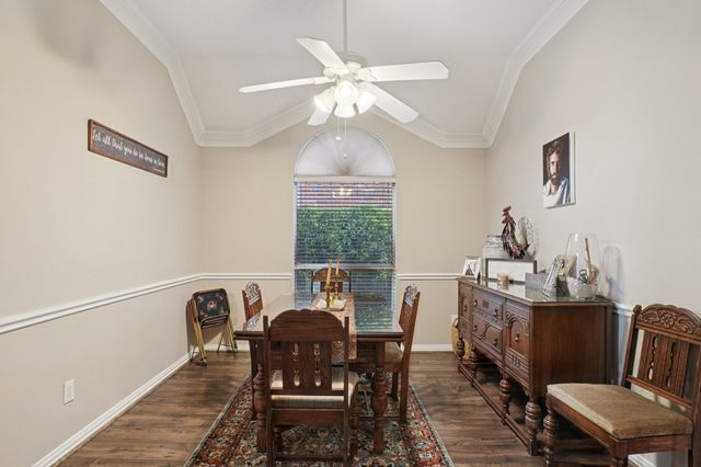 6716 Spring Valley Way, Fort Worth, TX 76132