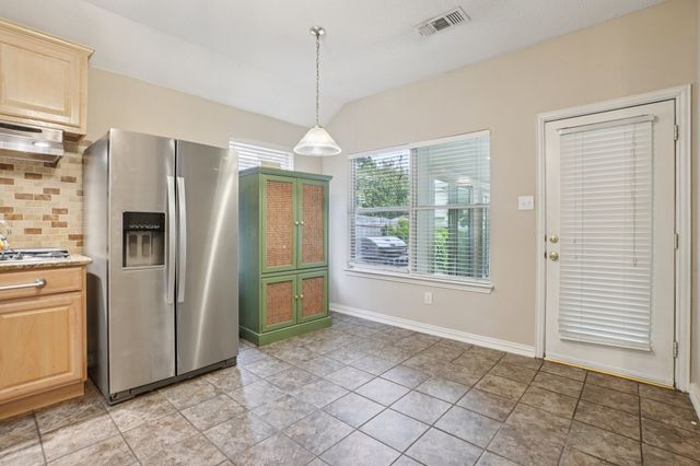 6716 Spring Valley Way, Fort Worth, TX 76132
