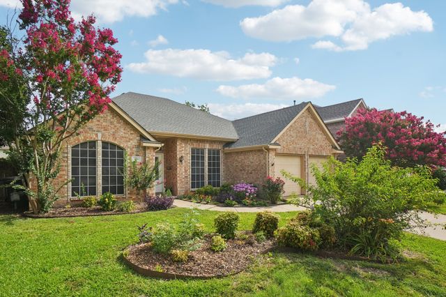 6716 Spring Valley Way, Fort Worth, TX 76132