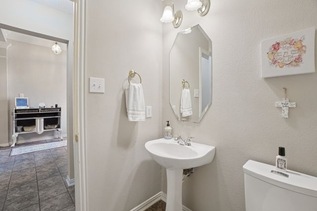 6716 Spring Valley Way, Fort Worth, TX 76132