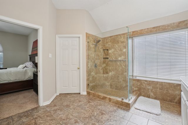 6716 Spring Valley Way, Fort Worth, TX 76132