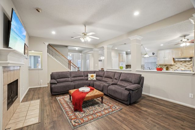 6716 Spring Valley Way, Fort Worth, TX 76132