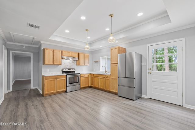 406 Orange Grove Drive, New Iberia, LA 70560