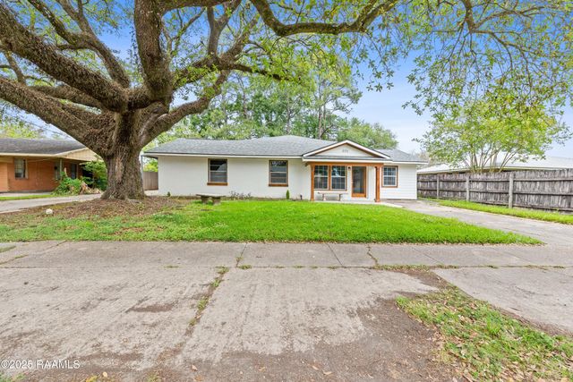 406 Orange Grove Drive, New Iberia, LA 70560