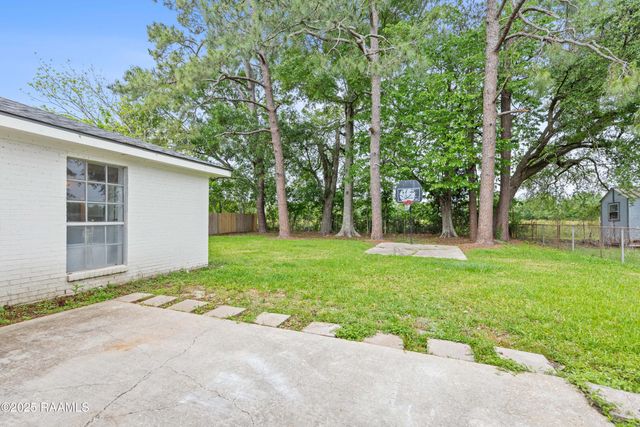 406 Orange Grove Drive, New Iberia, LA 70560