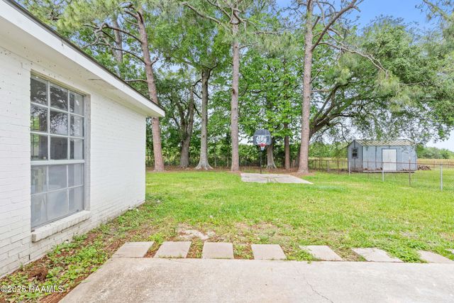406 Orange Grove Drive, New Iberia, LA 70560