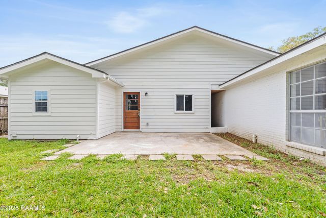 406 Orange Grove Drive, New Iberia, LA 70560