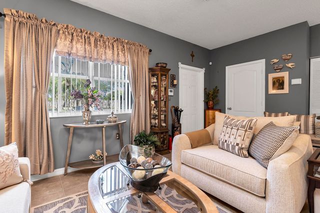 16637 NW 73rd Place, Miami Lakes, FL 33014