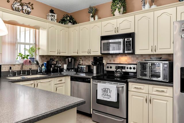 16637 NW 73rd Place, Miami Lakes, FL 33014