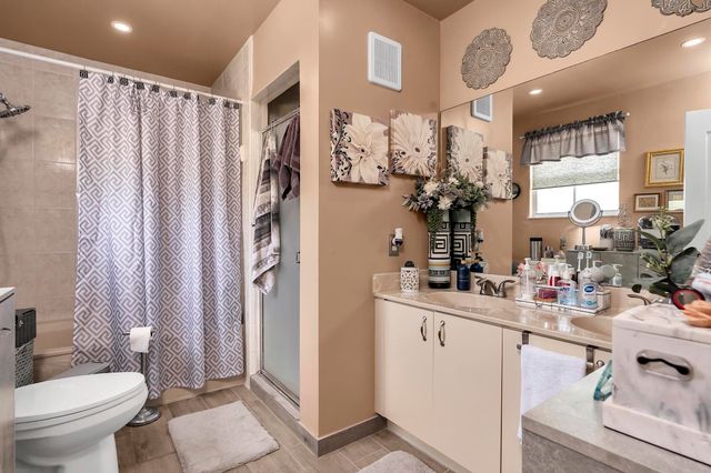 16637 NW 73rd Place, Miami Lakes, FL 33014