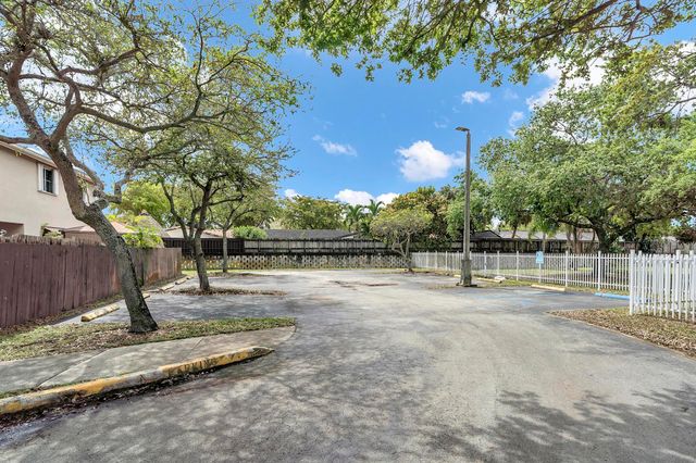 16637 NW 73rd Place, Miami Lakes, FL 33014