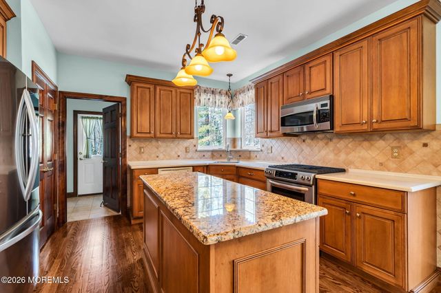 29 Erin Drive, Jackson, NJ 08527