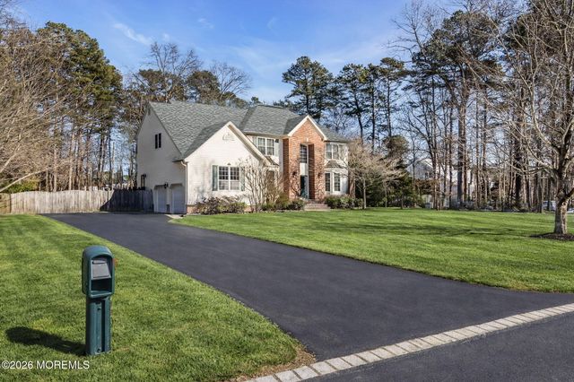 29 Erin Drive, Jackson, NJ 08527
