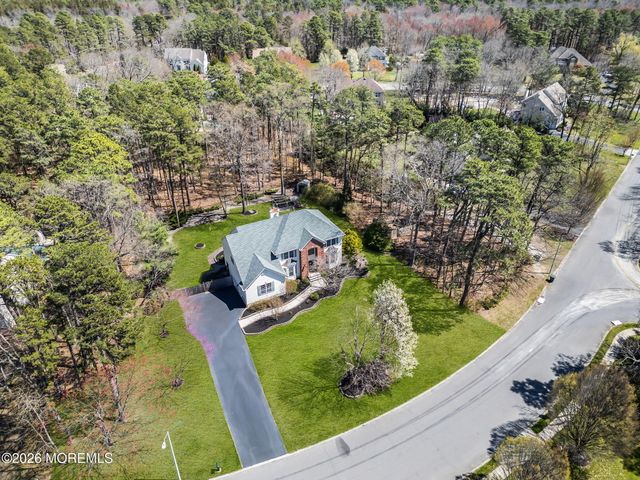 29 Erin Drive, Jackson, NJ 08527